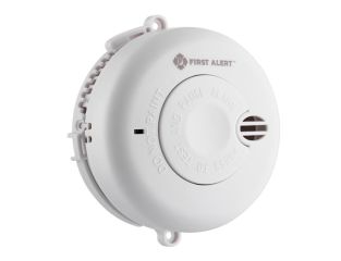 First Alert® SA700UK Optical Smoke Alarm - AAA Batteries FIRSA700UKX5